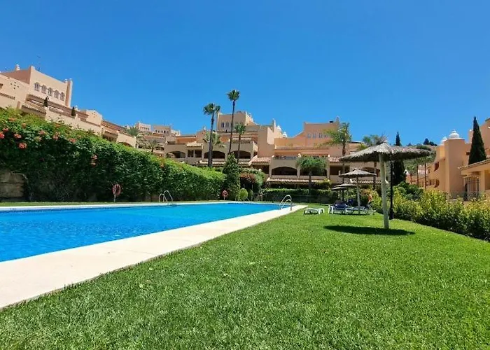 Santa Maria Village Elviria 아파트 마르베야