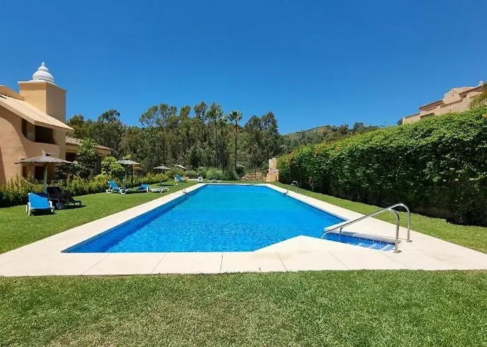 Santa Maria Village Elviria 아파트 *